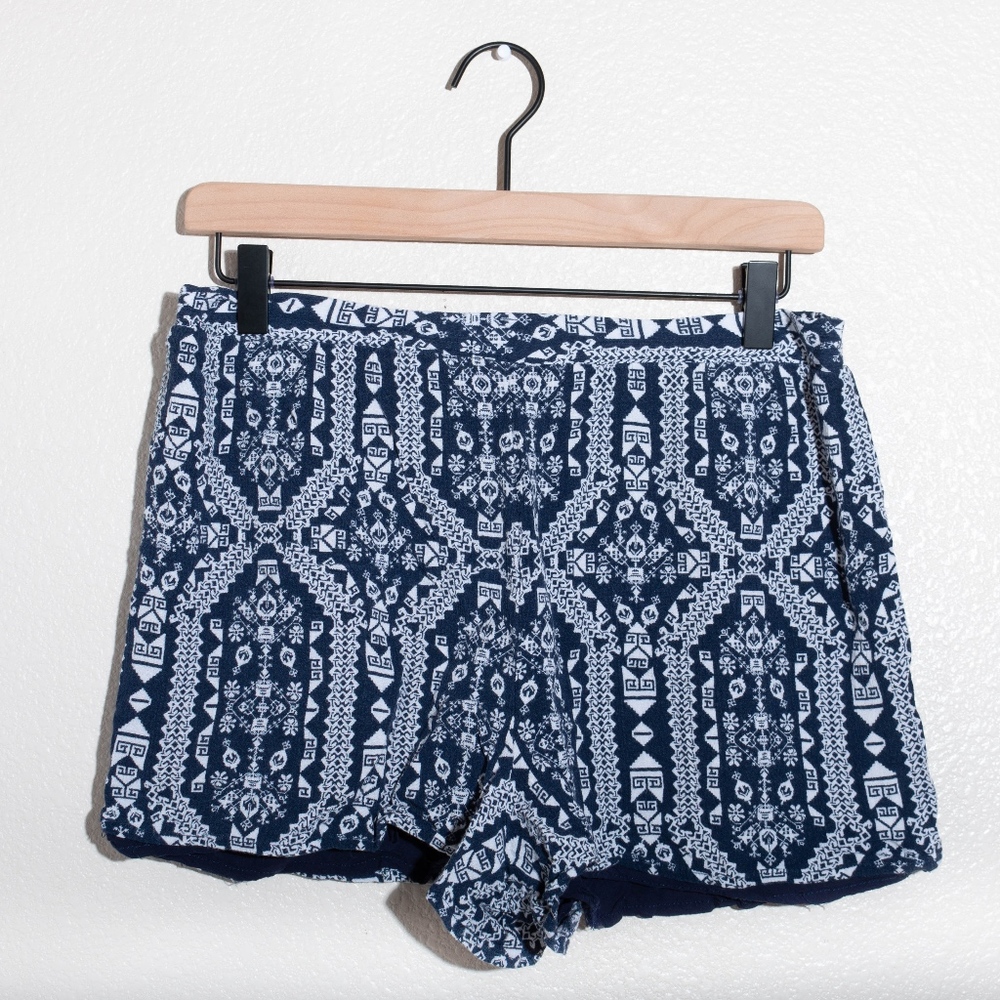 Xhilaration Patterned shorts